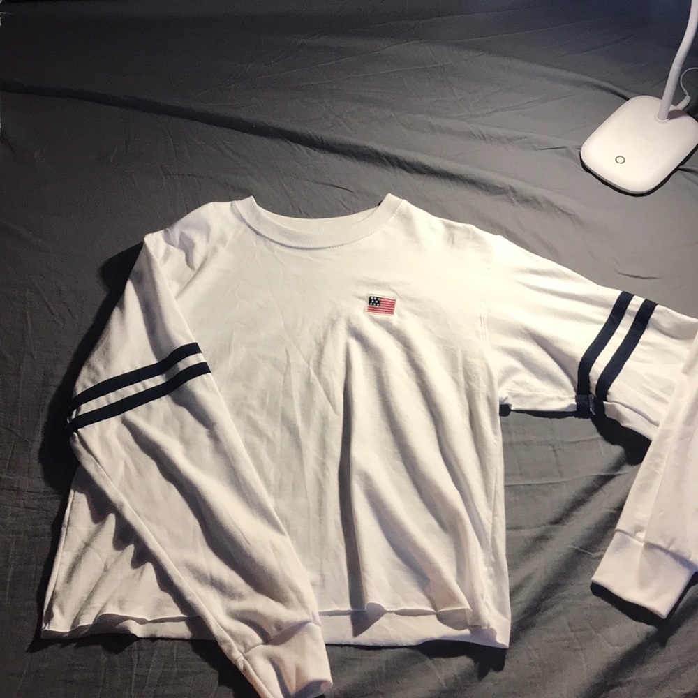 white long crop cropped shirt; with american flag